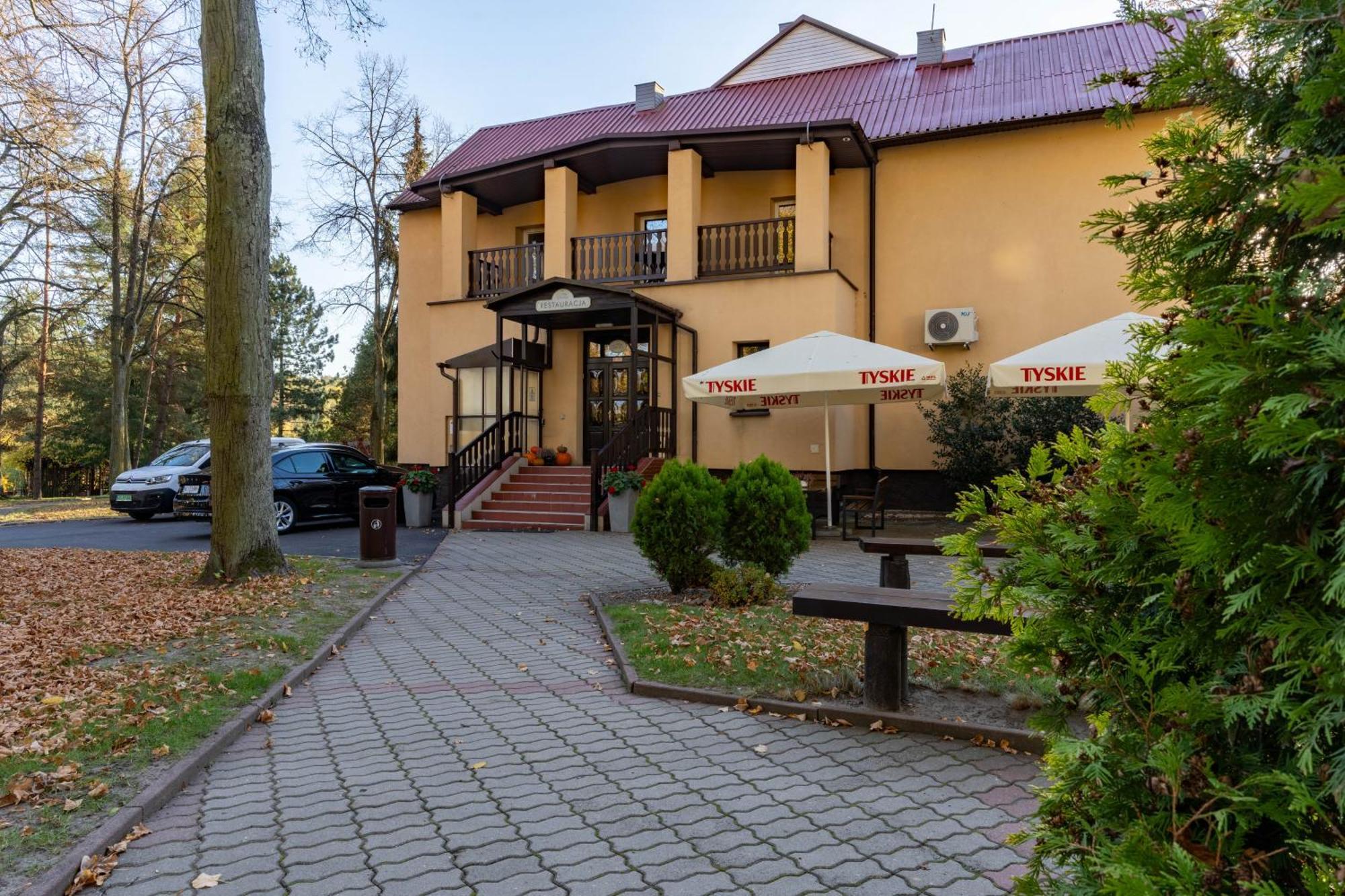 Hotel W Dobieszkowie Strykow Exterior photo