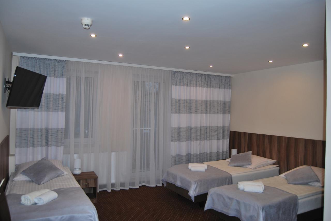 Hotel W Dobieszkowie Strykow Exterior photo